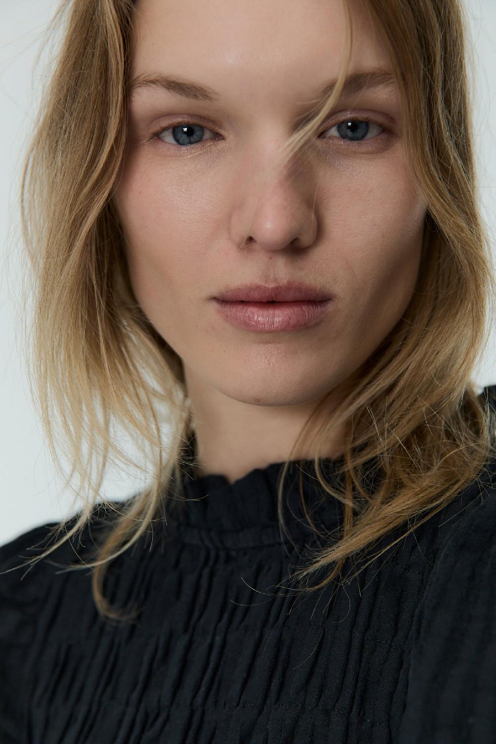 The New Society Marte Woman Dress Grafito Profundo