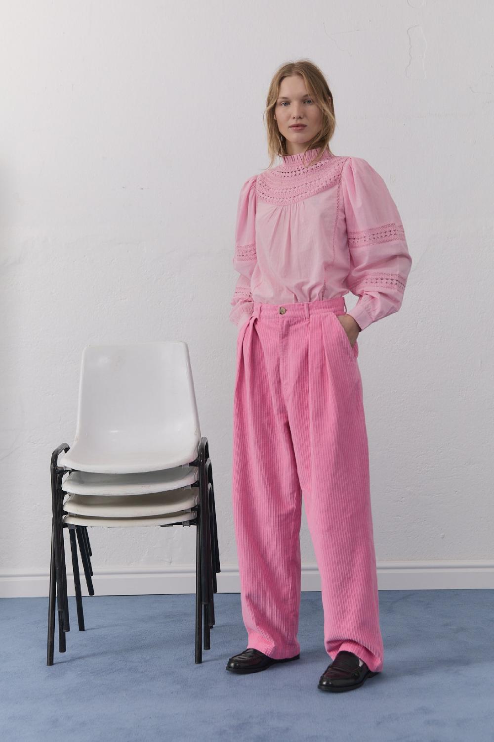 the new society North Woman Pant Blush Pink