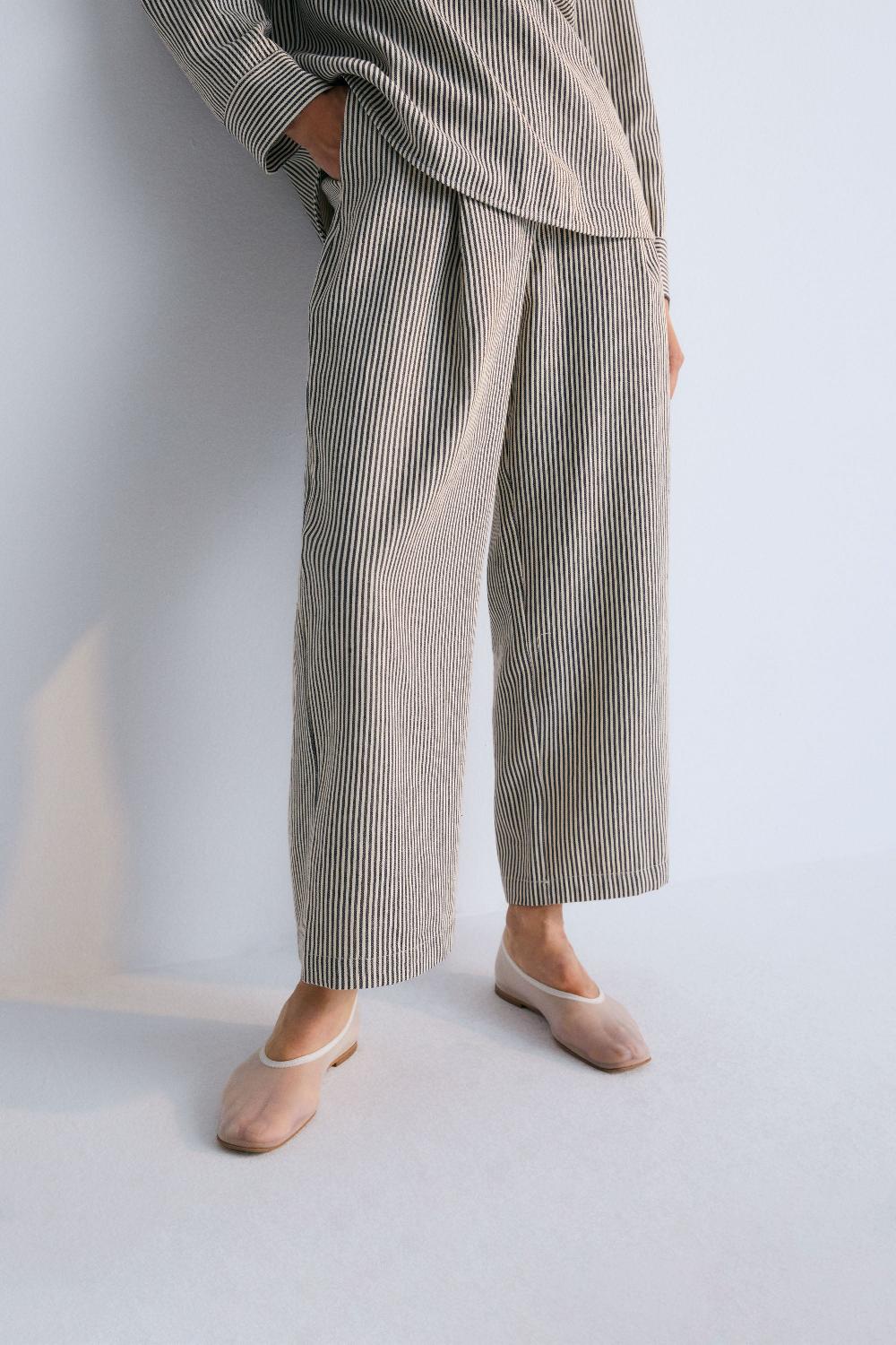 the new society Pantalón de pergamo