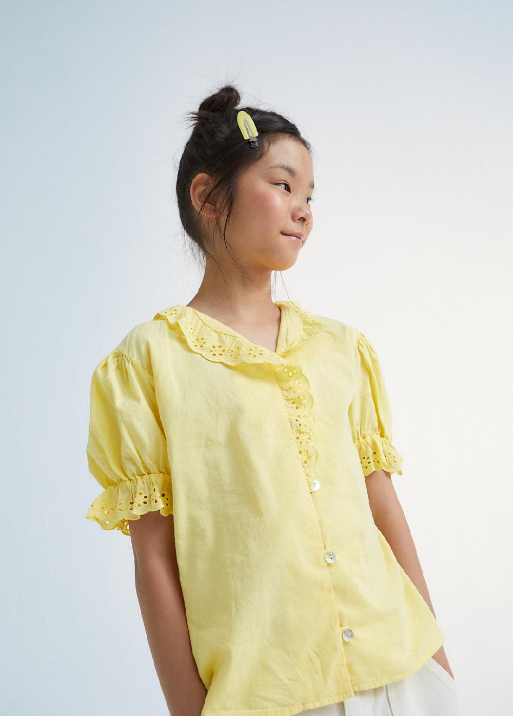 the new society Rubio de la blusa de lago