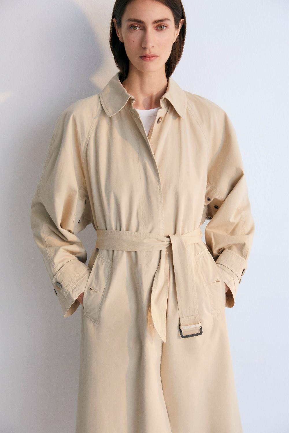 the new society Zeus Woman Trench