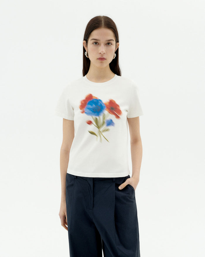 thinking mu Camiseta blanca blurry flower Ida