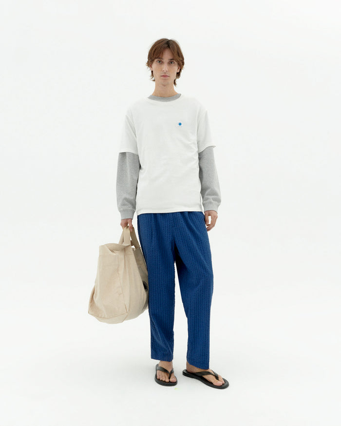 Thinking Mu Camiseta Blanca Sol Espalda Azul