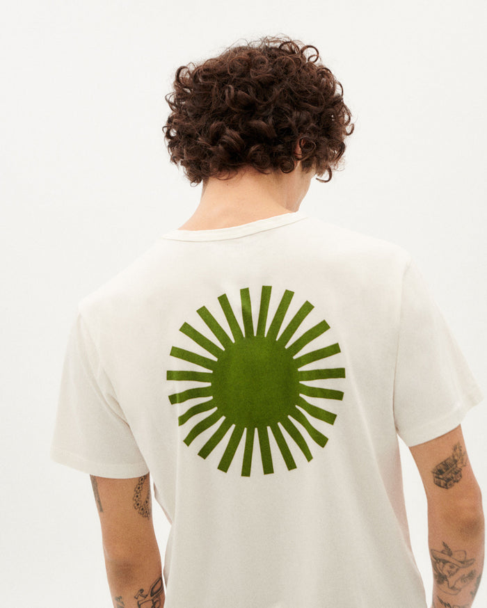 Thinking Mu Camiseta Blanca Sol Espalda Verde