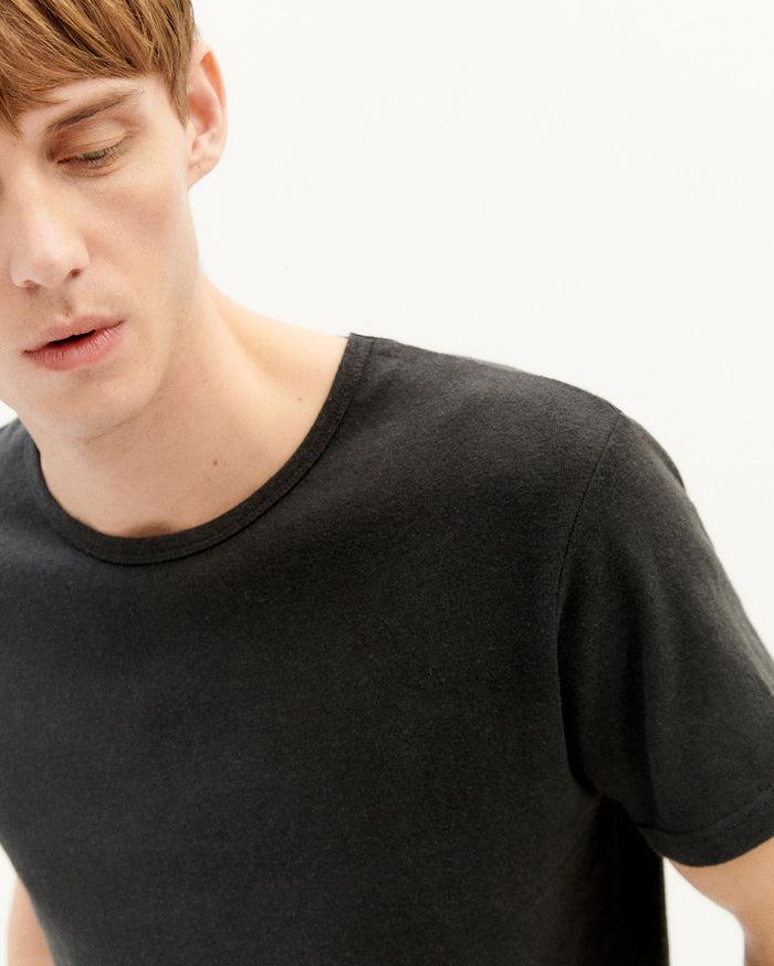 Thinking Mu Camiseta Gruesa Negra Hemp