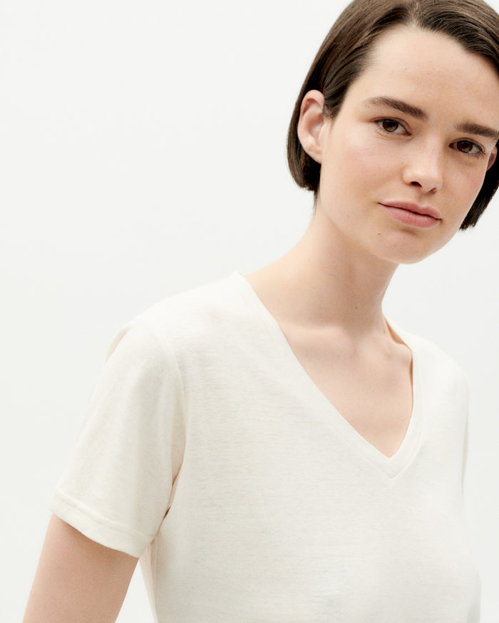 Thinking Mu Camiseta Ligera Cruda Hemp Clavel