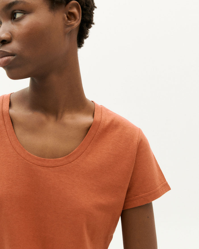 Thinking Mu Camiseta Ligera Roja Hemp Regina