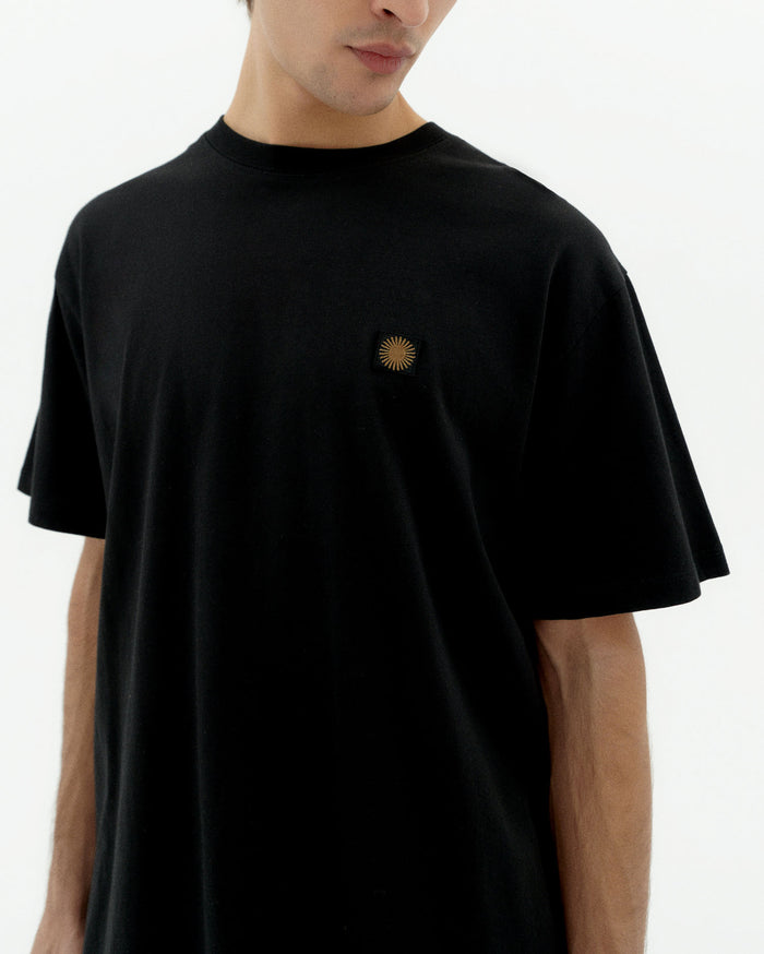 Thinking Mu Camiseta Negra Sol Type Crudo Aaron