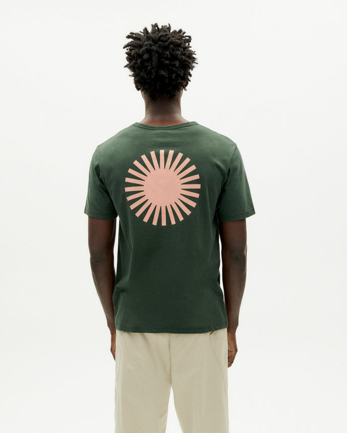 thinking mu Camiseta verde Sol espalda coral