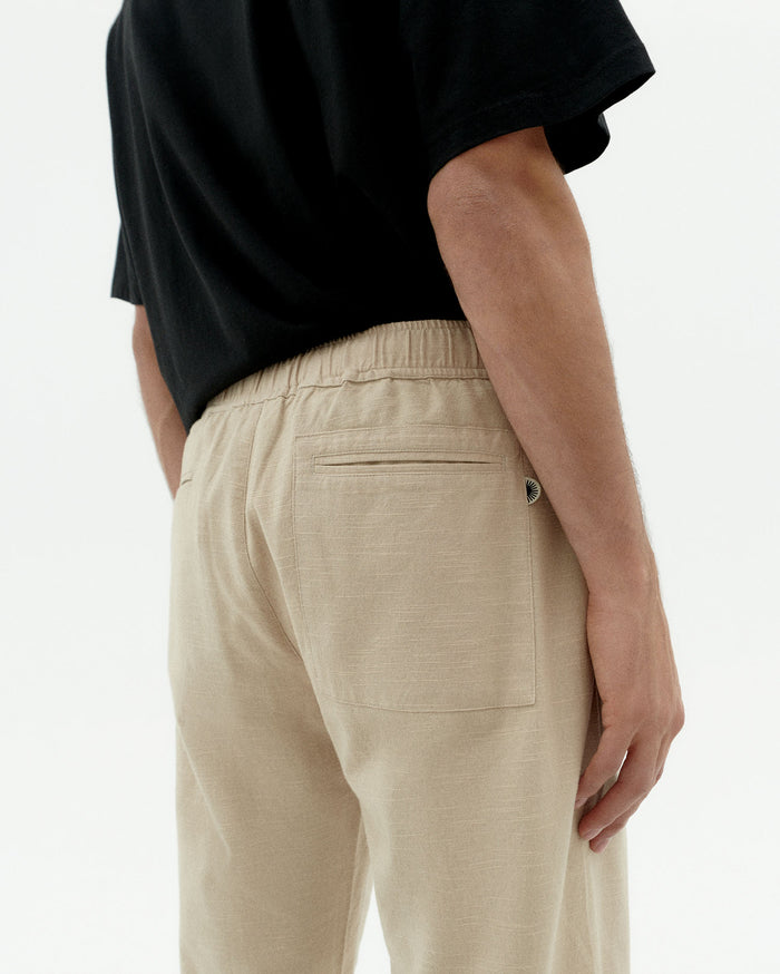 Thinking Mu Pantalón Crudo Travel Light