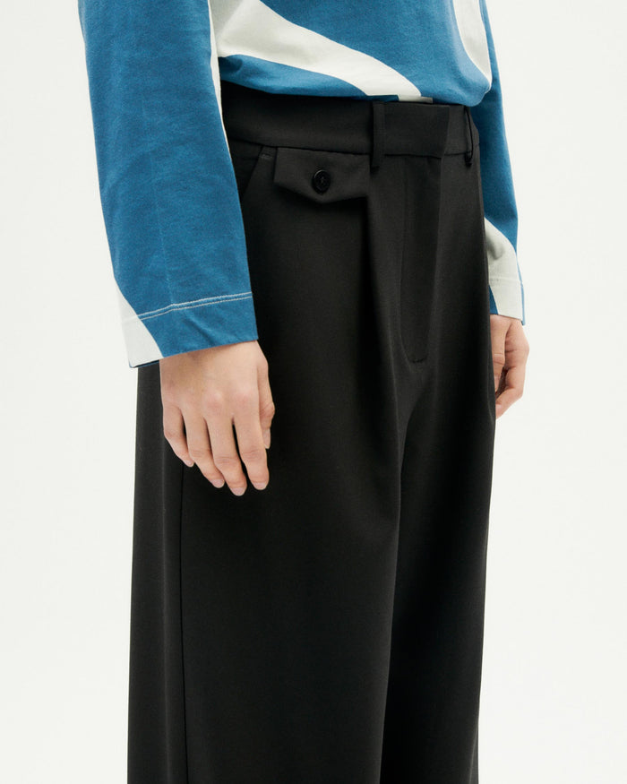 Thinking Mu Pantalón Negro Pat