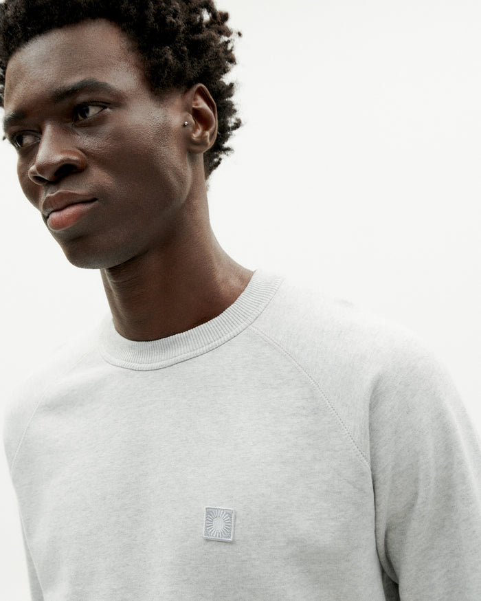 Thinking Mu Sudadera Gris Sol Espalda Azul