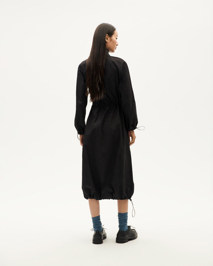 Thinking Mu Vestido Negro Kusama