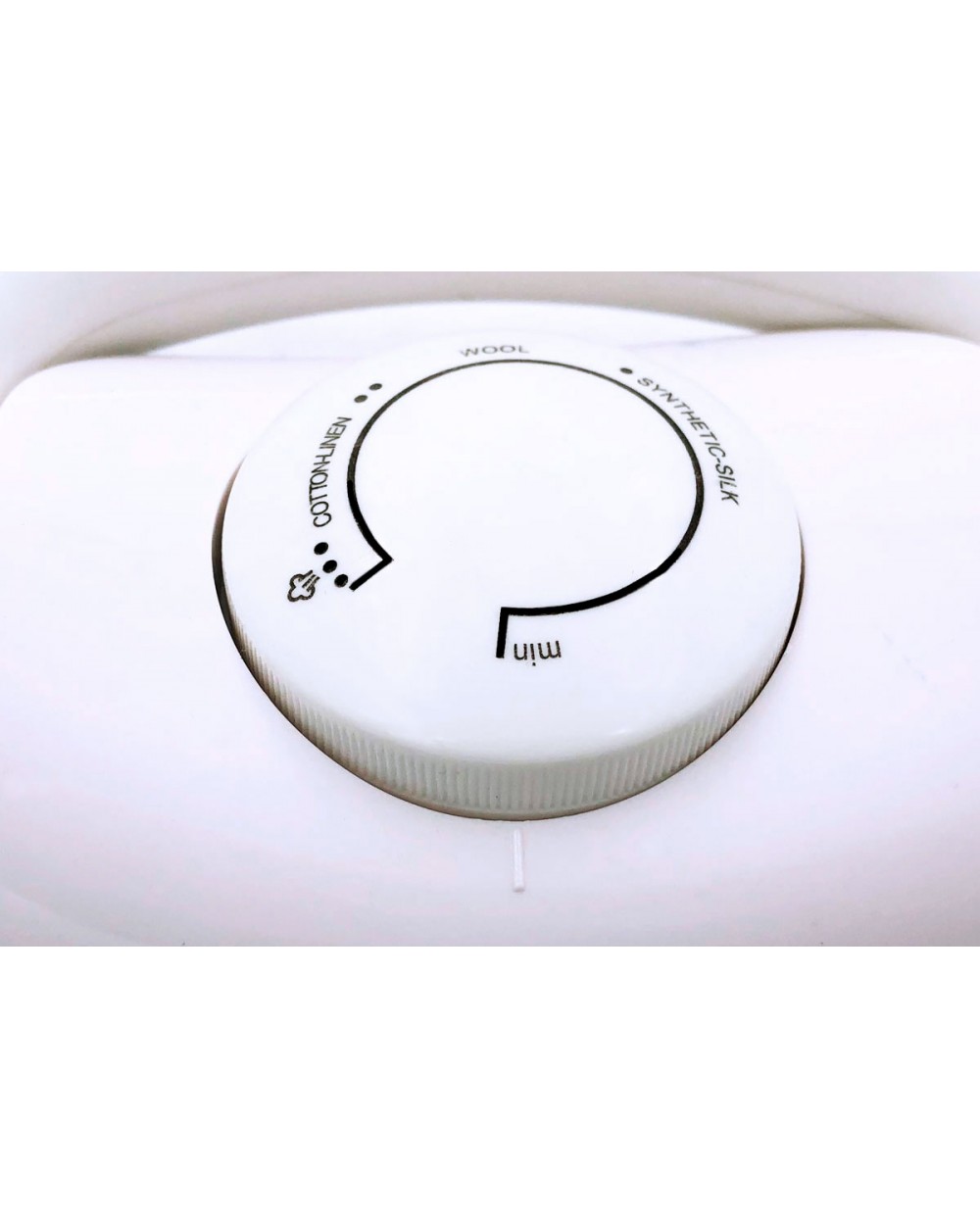 Thulos Plancha De Viaje Con Mango Plegable Potencia: 700W. Incluye Funda Y Vaso Medidor. THULOS TH-PV700