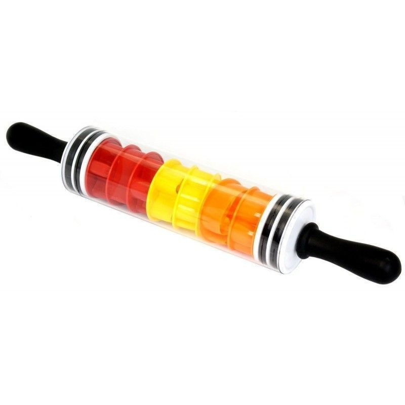 thulos Rodillo con 9 divertidos cortadores de galleta. THULOS F-697