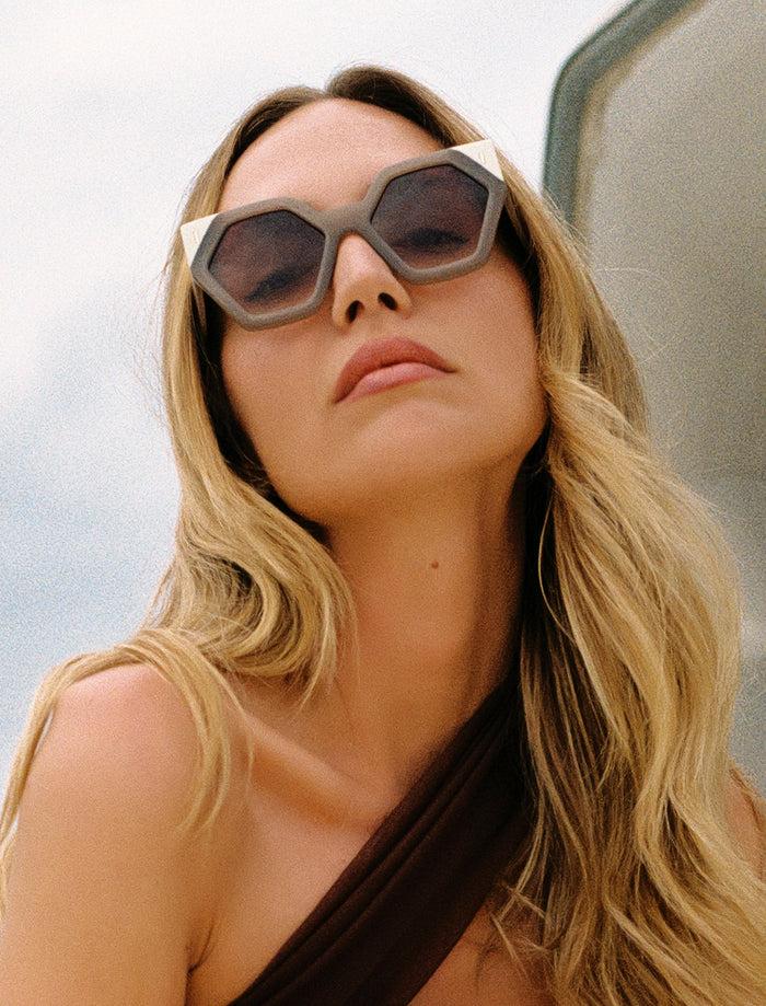 Tiwi HEXAGON I Bicolor Coconut