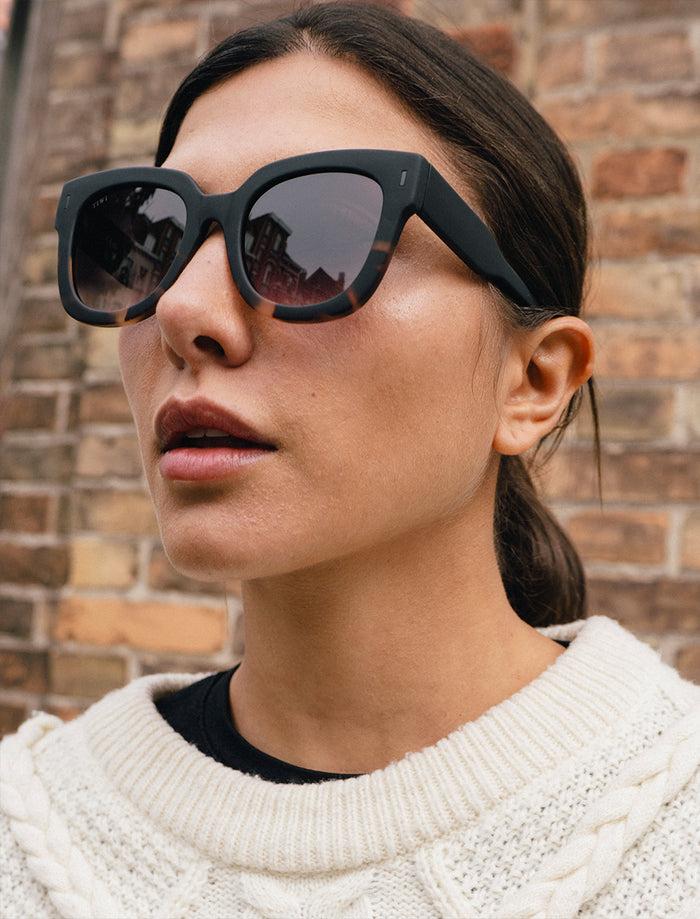 Tiwi KERR Bicolor Green Tortoise/Black