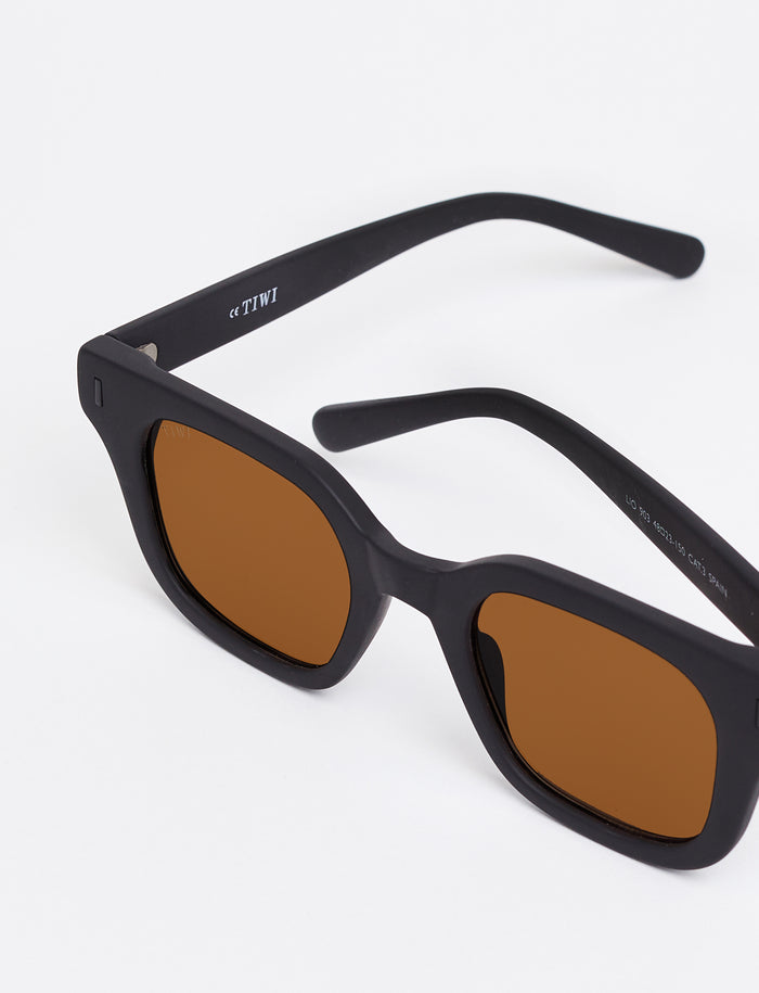 Tiwi LIO Rubber Black With Orange Lenses