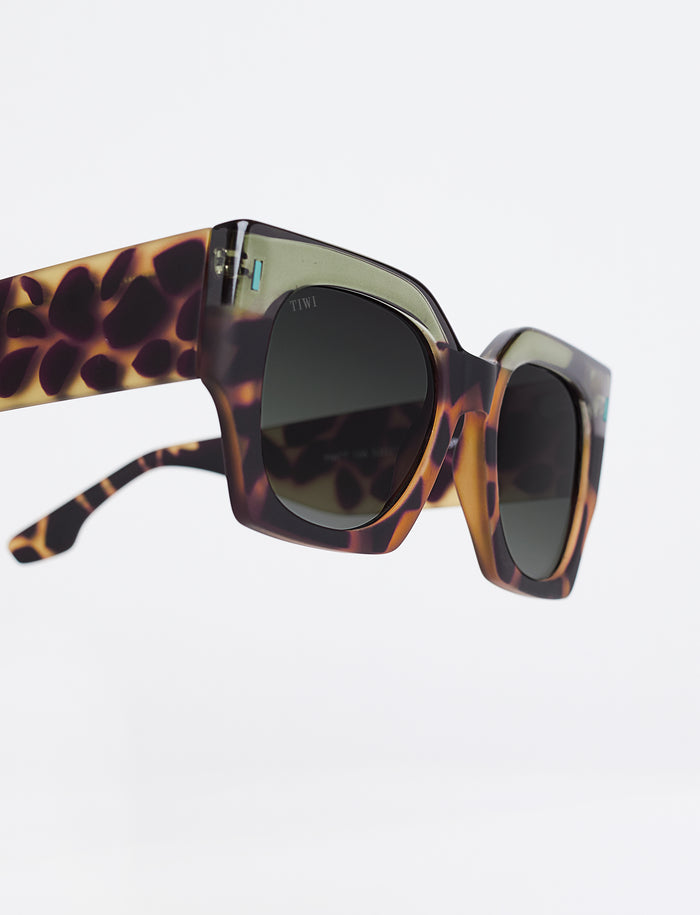 Tiwi MATT Bicolor Green Tortoise/ Shiny Green