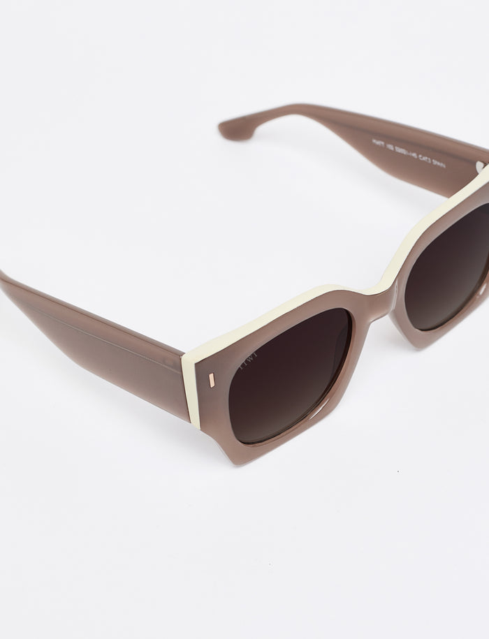 Tiwi MATT Shiny Coconut/Beige Topline