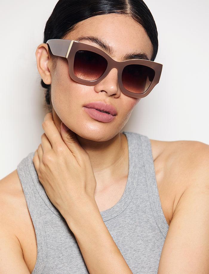 Tiwi MAYFAIR Shiny Coconut