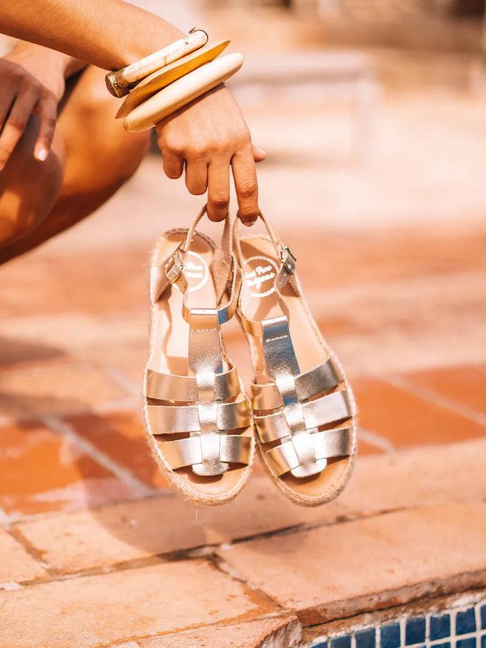 toni pons EMMA - Sandalias cangrejeras planas de mujer en piel | EMMA