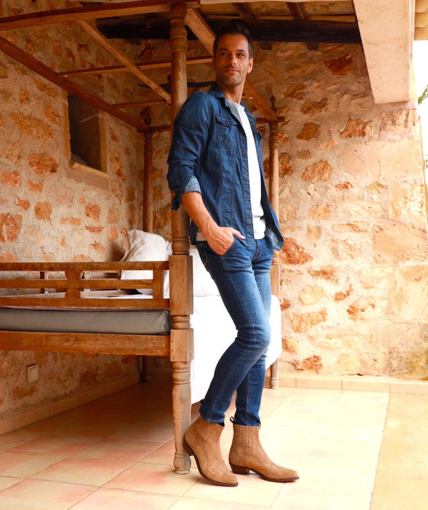 Tony Mora 621 J DENOS ANACONDA CUERO