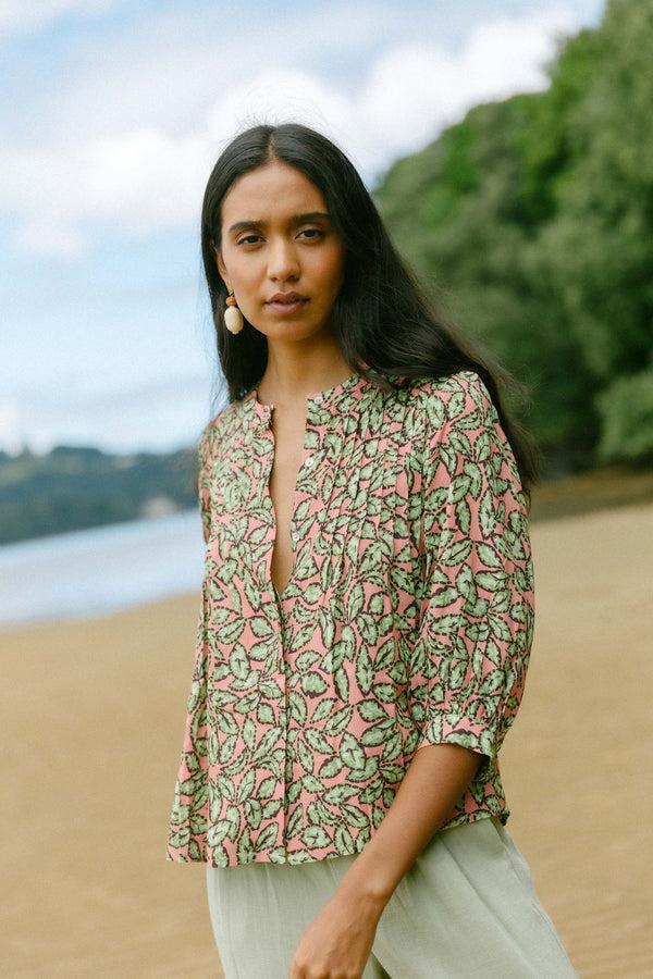 Triana By C Blusa hojas verde ZEA