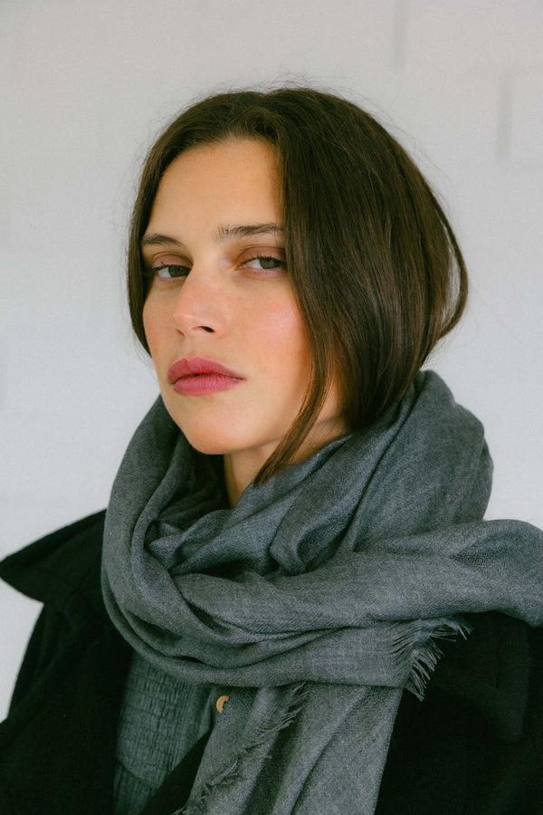 Triana By C Fular Gris