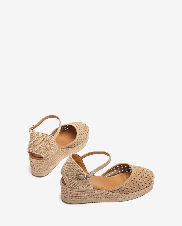 Unisa Alpargata Cuña Baja Con Picados