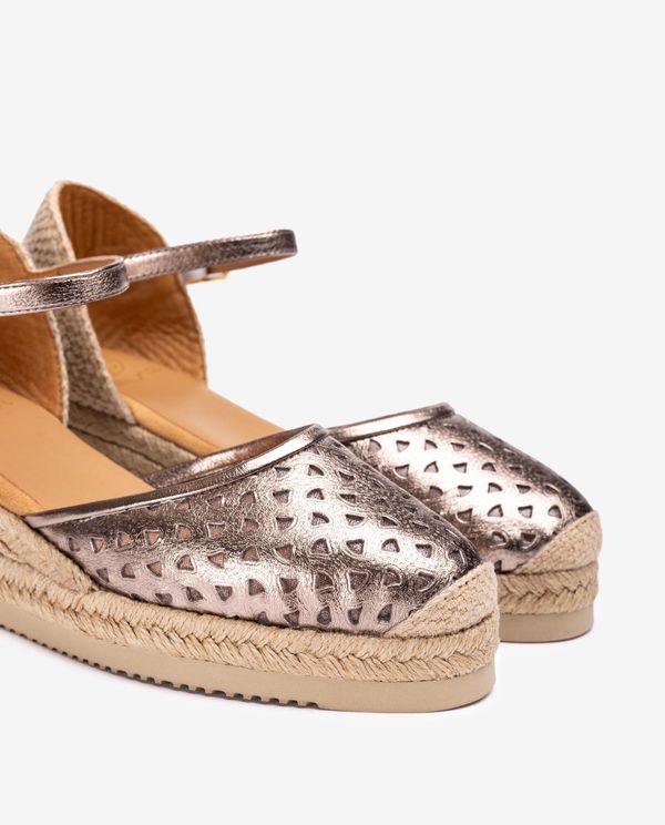 Unisa Alpargata Cuña Baja Con Picados