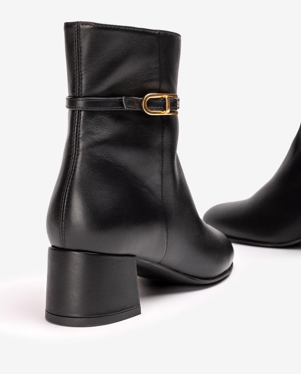 Unisa Botín Con Adorno