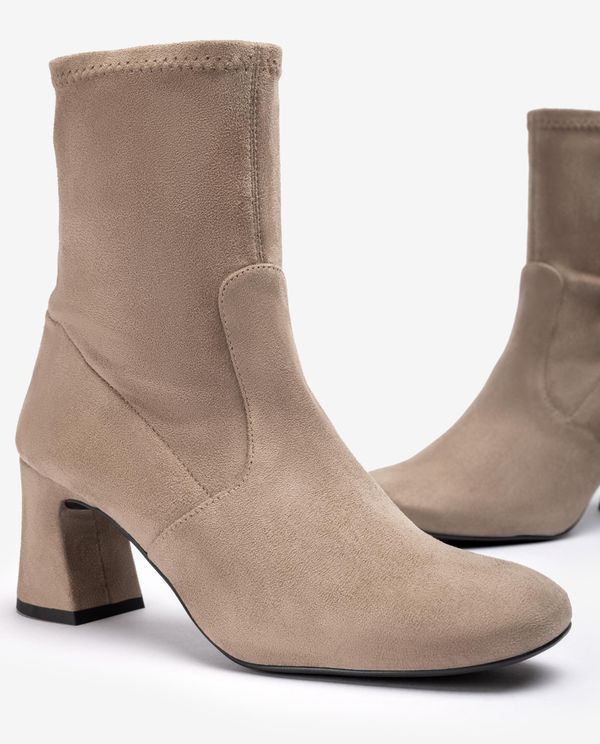 Unisa Botín Con Caña Elástica