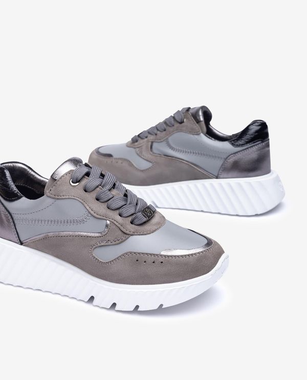 Unisa Deportivo Con Piel En Contraste