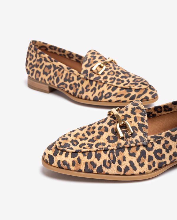 Unisa Mocasín Con Adorno