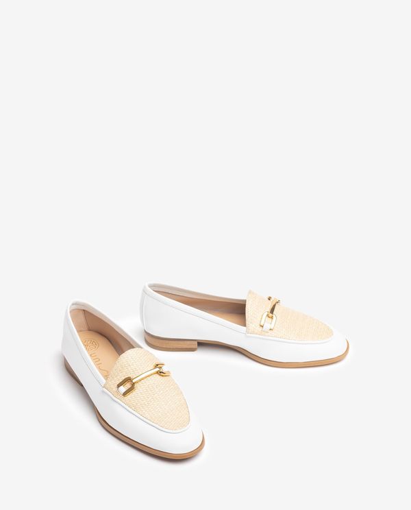 Unisa Mocasín Con Adorno