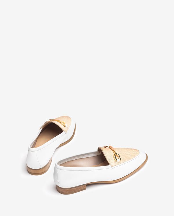 Unisa Mocasín Con Adorno