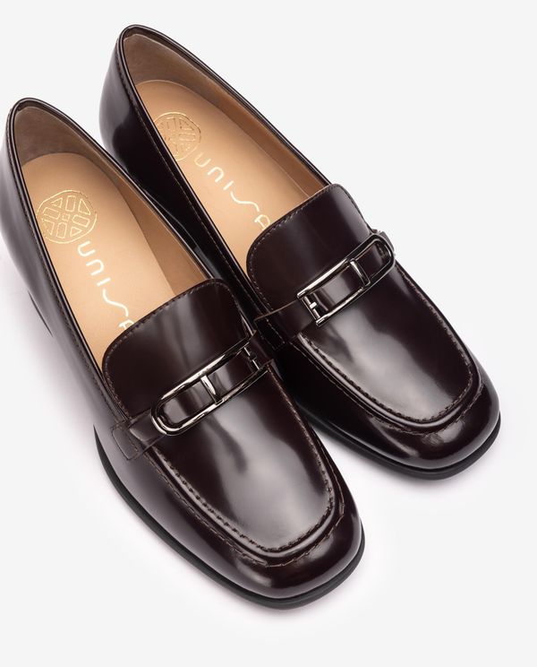 Unisa Mocasín Con Adorno Metálico