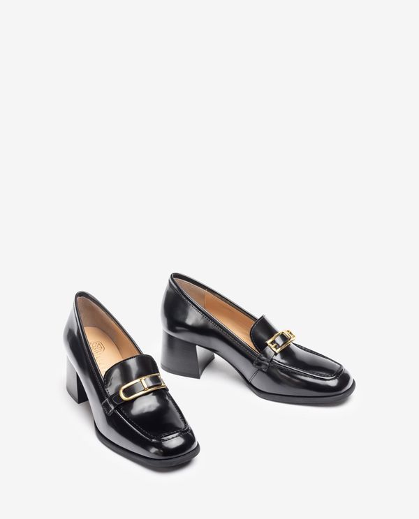 Unisa Mocasín Con Adorno Metálico