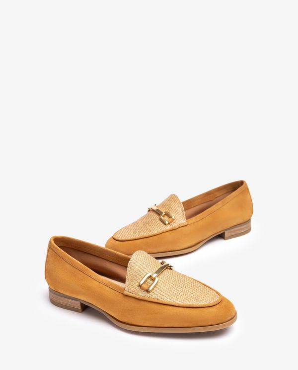 Unisa Mocasín Con Adorno