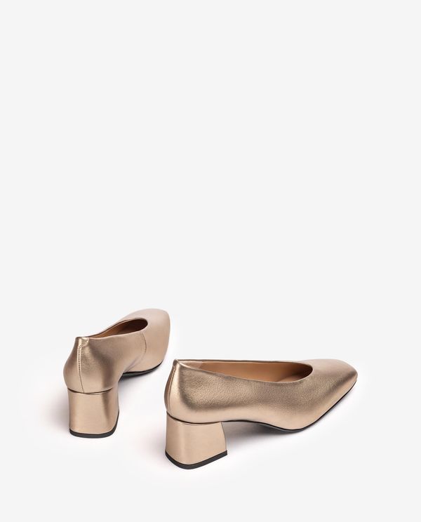 Unisa Salón Con Escote Cerrado