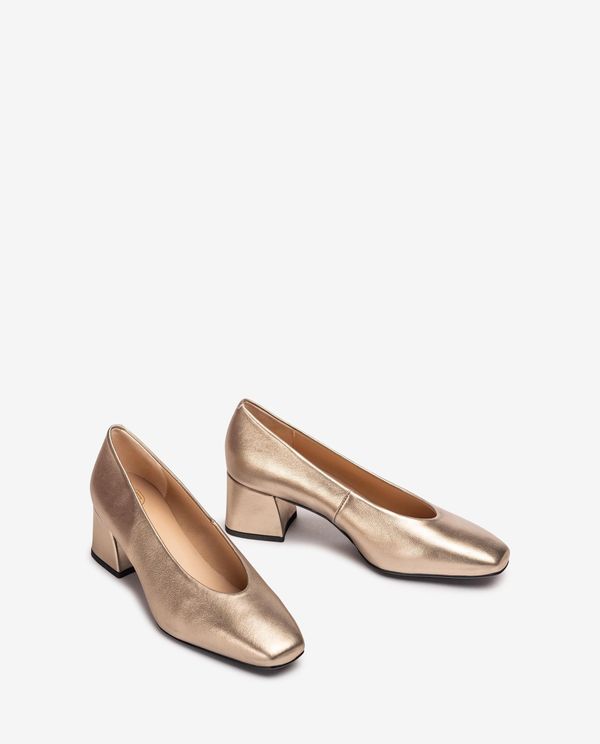 Unisa Salón Con Escote Cerrado