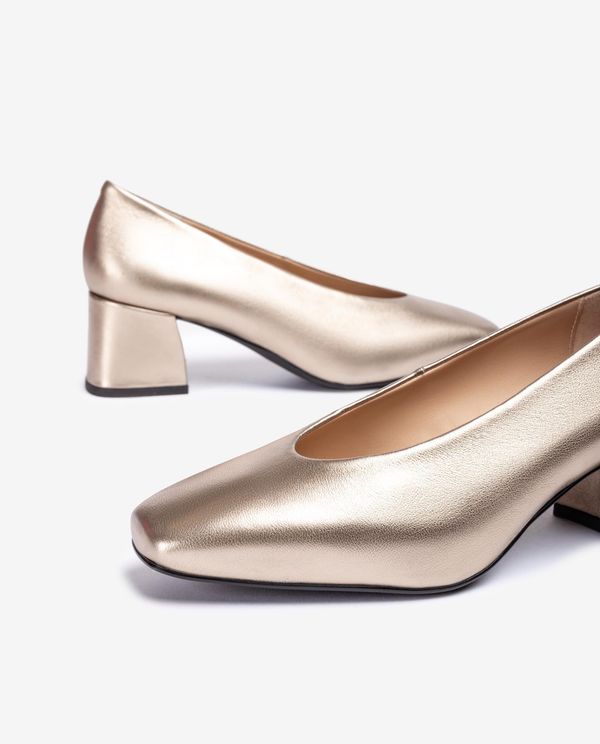 Unisa Salón Con Escote Cerrado