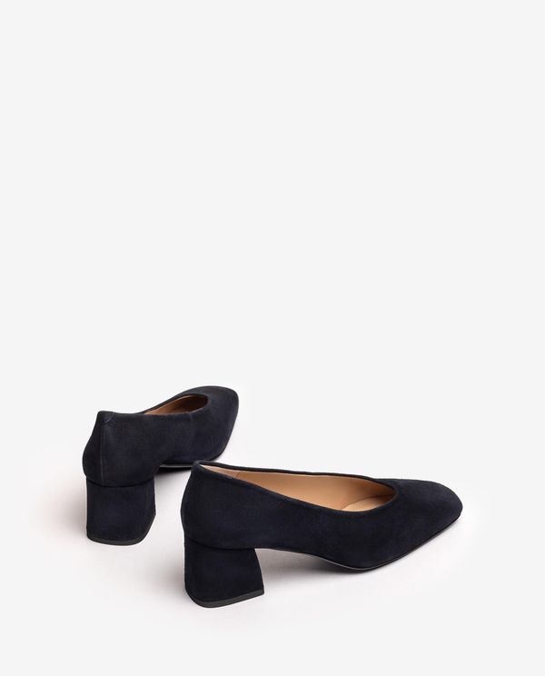 Unisa Salón Con Escote Cerrado