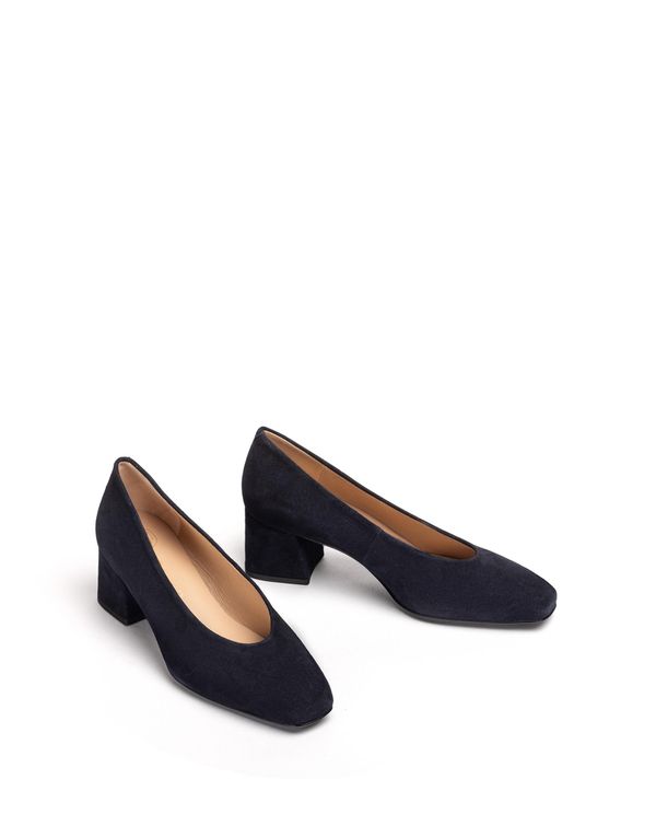 Unisa Salón Con Escote Cerrado