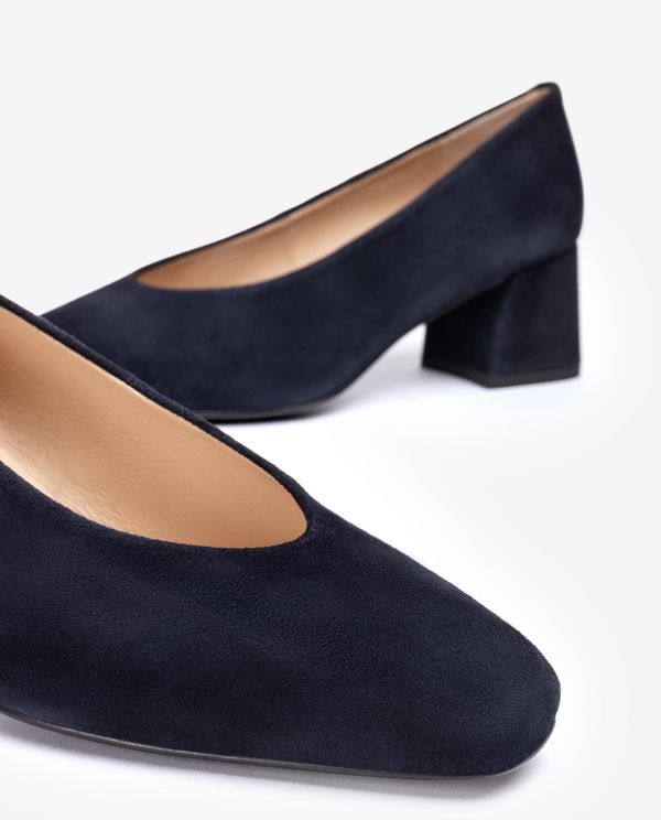 Unisa Salón Con Escote Cerrado