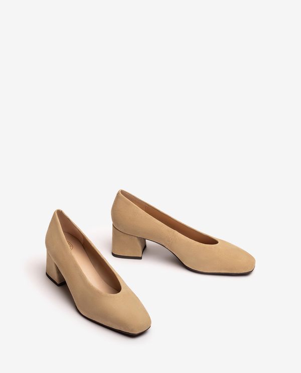 Unisa Salón Con Escote Cerrado