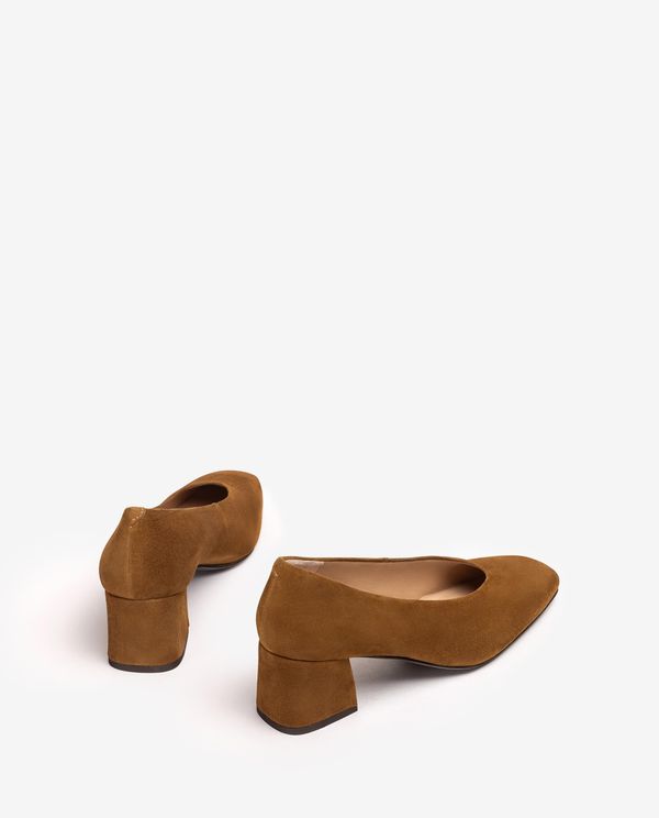 Unisa Salón Con Escote Cerrado