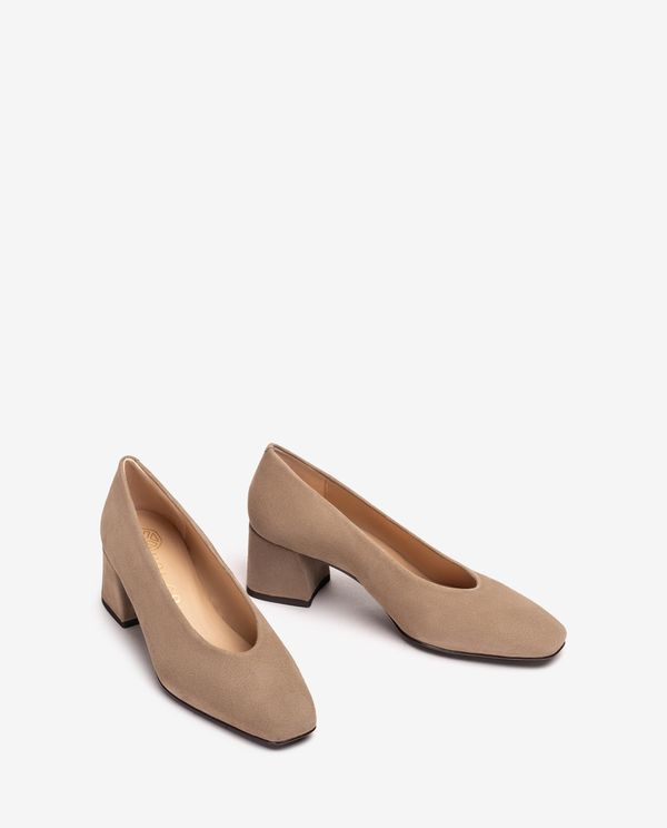 Unisa Salón Con Escote Cerrado