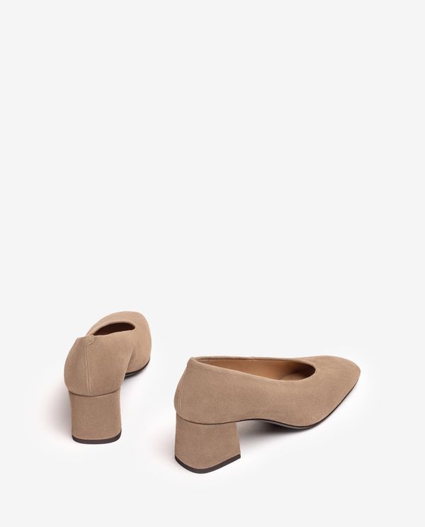 Unisa Salón Con Escote Cerrado